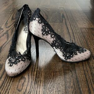 Menbur women’s black lace heels